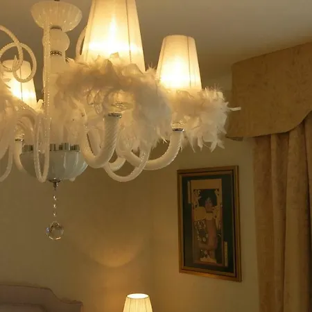 Luxury Cream *